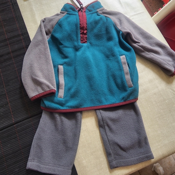 Cat & Jack Other - Gray colorblocked microfleece 2pc outfit